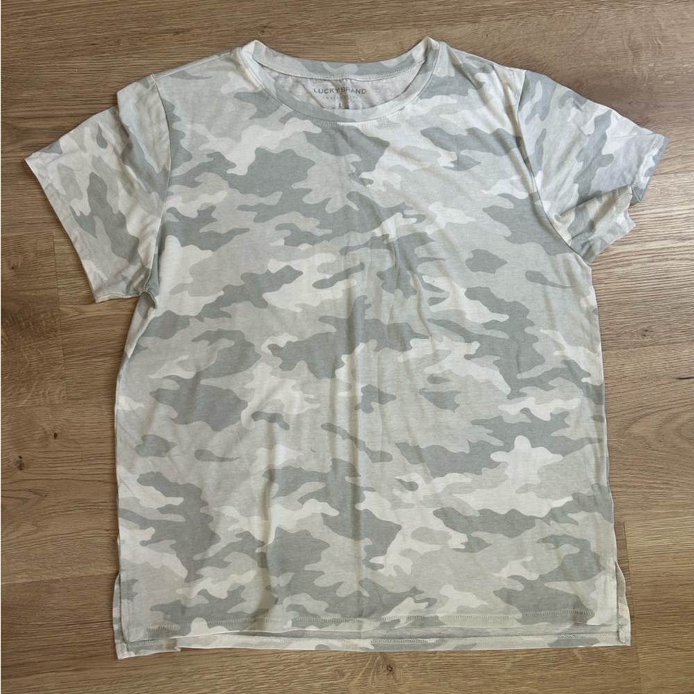 Lucky Brand White and gray camo tshirt size large